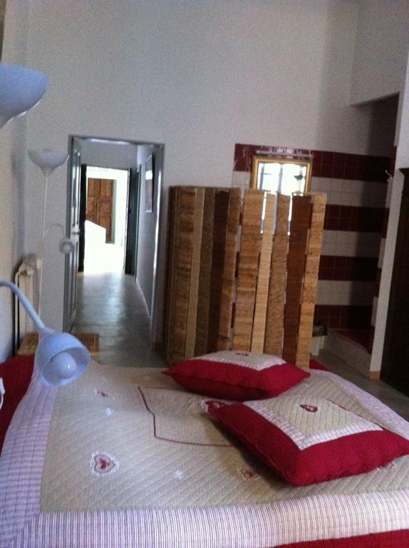 Bed and Breakfast Le Richelieu Юзес Экстерьер фото