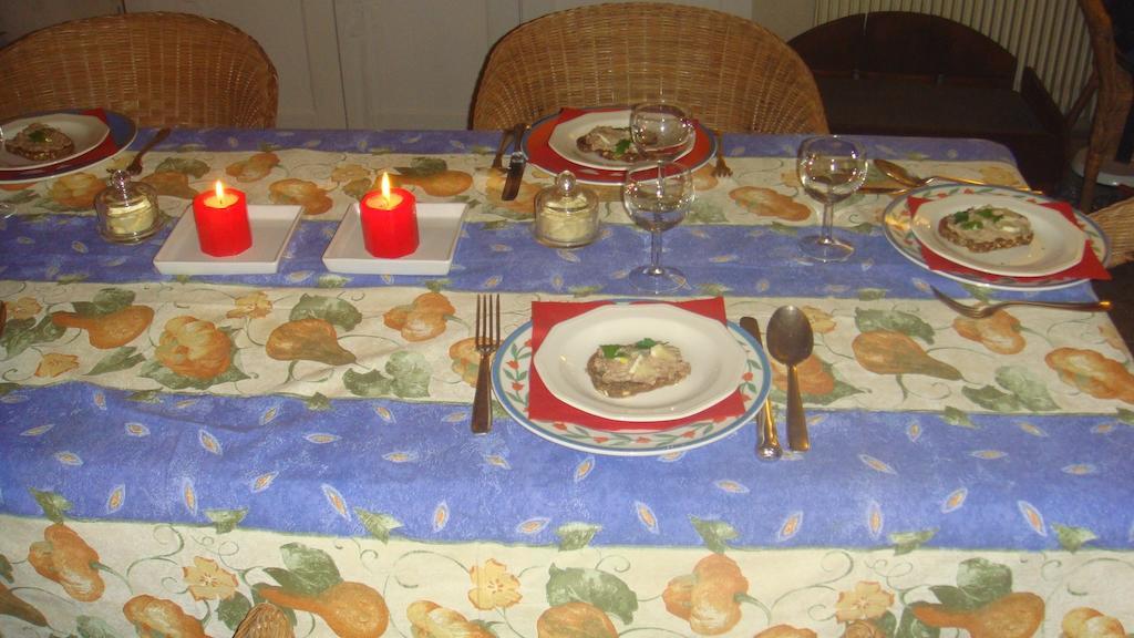 Bed and Breakfast Le Richelieu Юзес Экстерьер фото