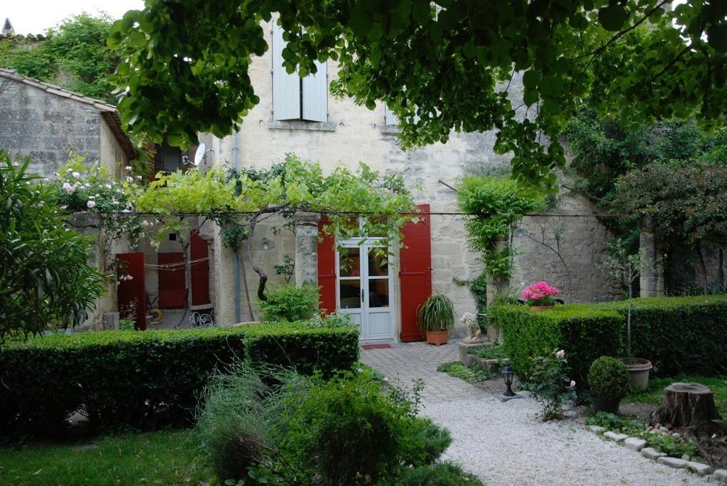 Bed and Breakfast Le Richelieu Юзес Экстерьер фото