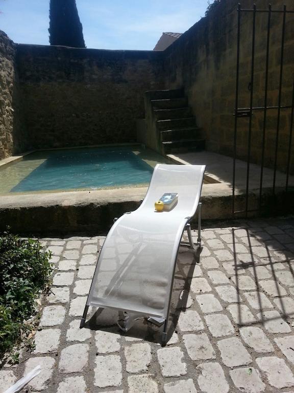 Bed and Breakfast Le Richelieu Юзес Экстерьер фото