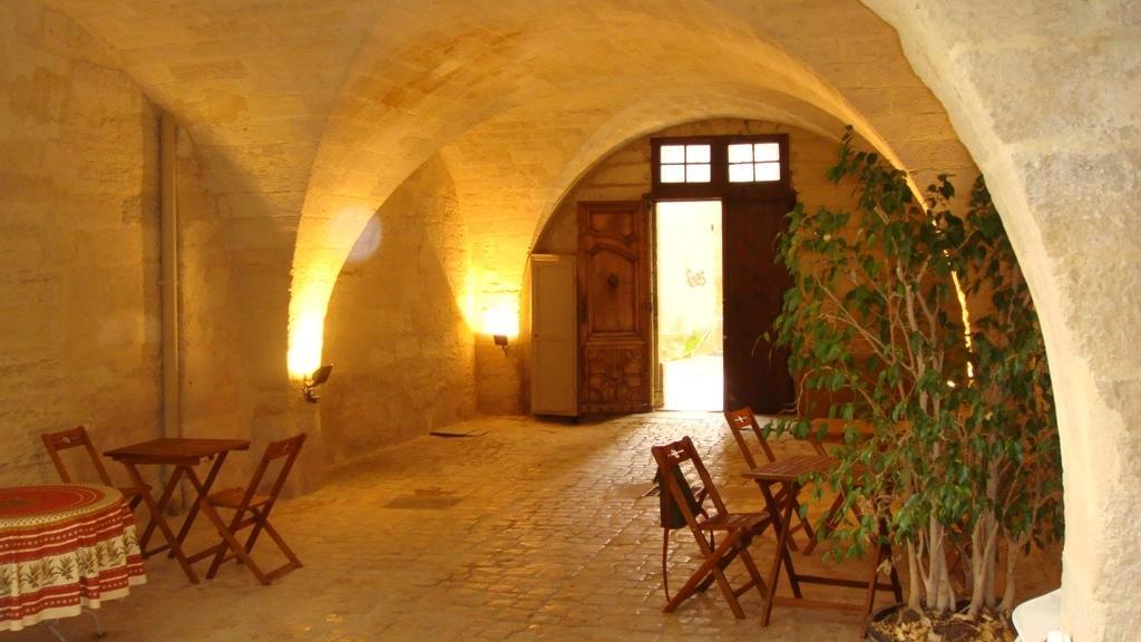 Bed and Breakfast Le Richelieu Юзес Экстерьер фото