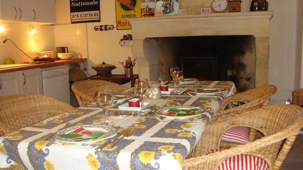 Bed and Breakfast Le Richelieu Юзес Экстерьер фото
