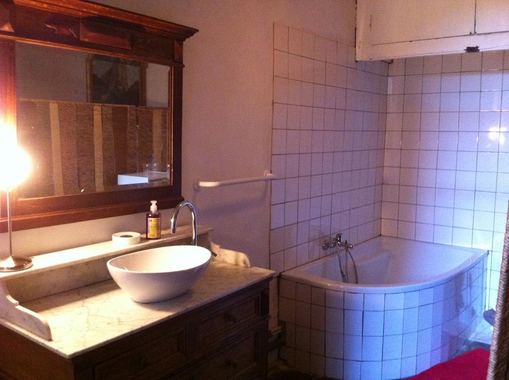Bed and Breakfast Le Richelieu Юзес Экстерьер фото